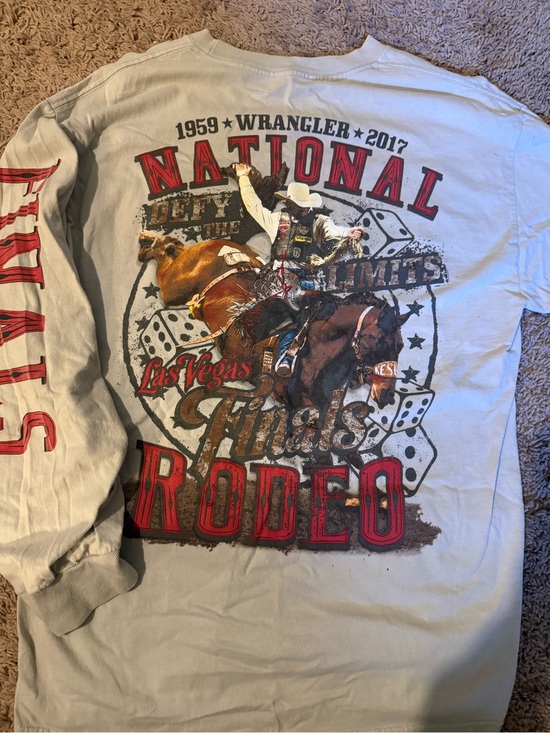 Wrangler Tops - Wrangler Light Gray Long Sleeve Las Vegas Finals Rodeo Graphic Tee